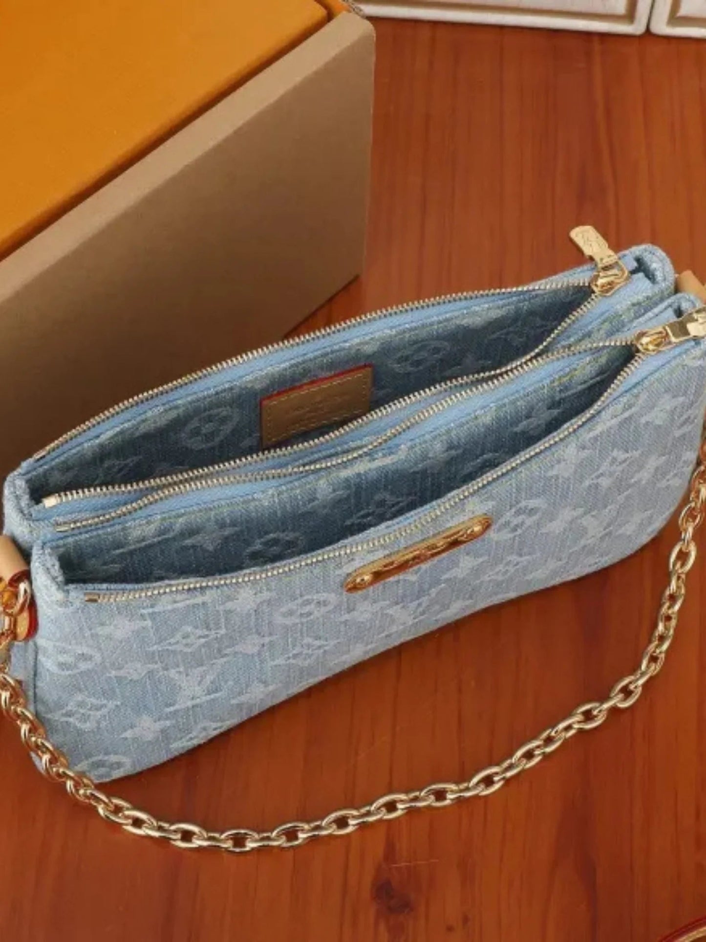 "LV" Pochette Sky Blue