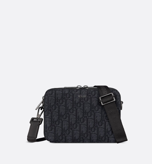 Pouch mit Reißverschluss und Riemen - Nov - ell - fas - ion