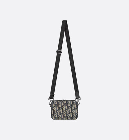 Pouch mit Reißverschluss und Riemen