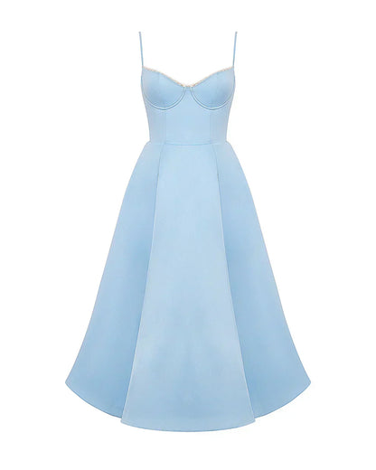 Ausgestelltes Abendkleid