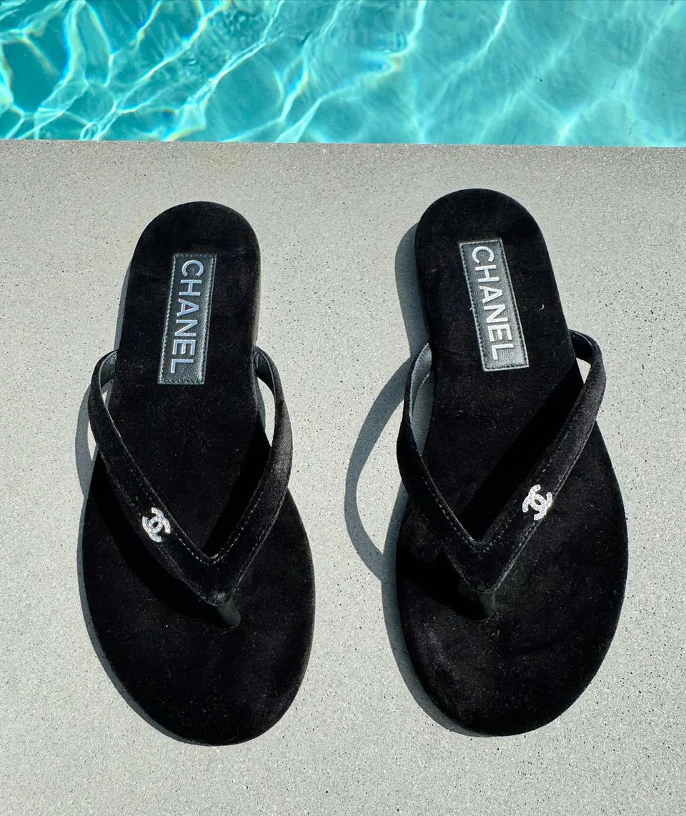 "CC" Small Diamond Logo Sandals